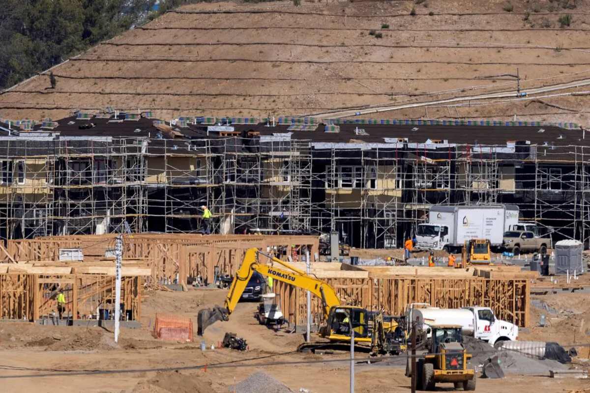 Construction continues on a large multi-unit housing development in San Diego, Calif., on Sept. 20, 2021. (Mike Blake/Reuters)