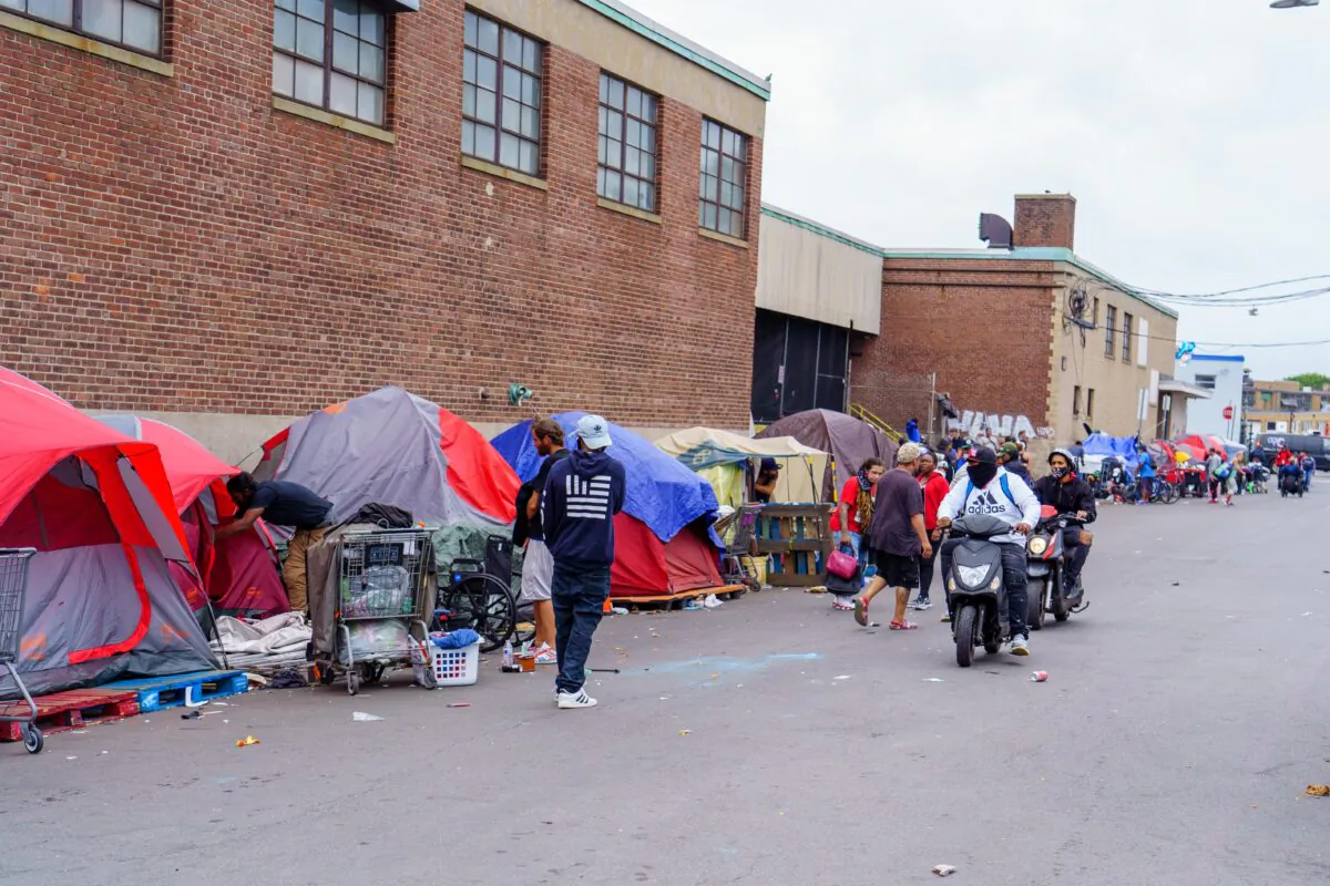 The number of tents in Boston’s Methadone Mile has increased rapidly in recent months. (Learner Liu/The Epoch Times)