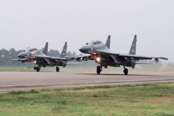 Two Chinese SU-30 fighter jets