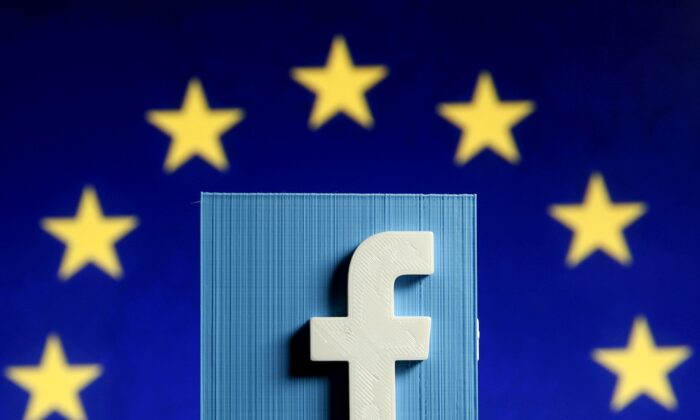 Facebook logo in 3D in front of the EU flag, on May 15, 2015. (Dado Ruvic/Reuters)