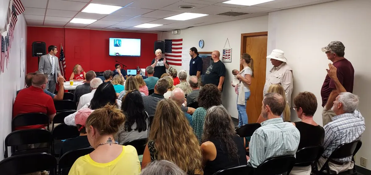US Constitutional focus groups gather in Asheville, North Carolina in July to discuss their constitutional rights in the wake of increasing local mandates. (Photo by Matt McGregor)
