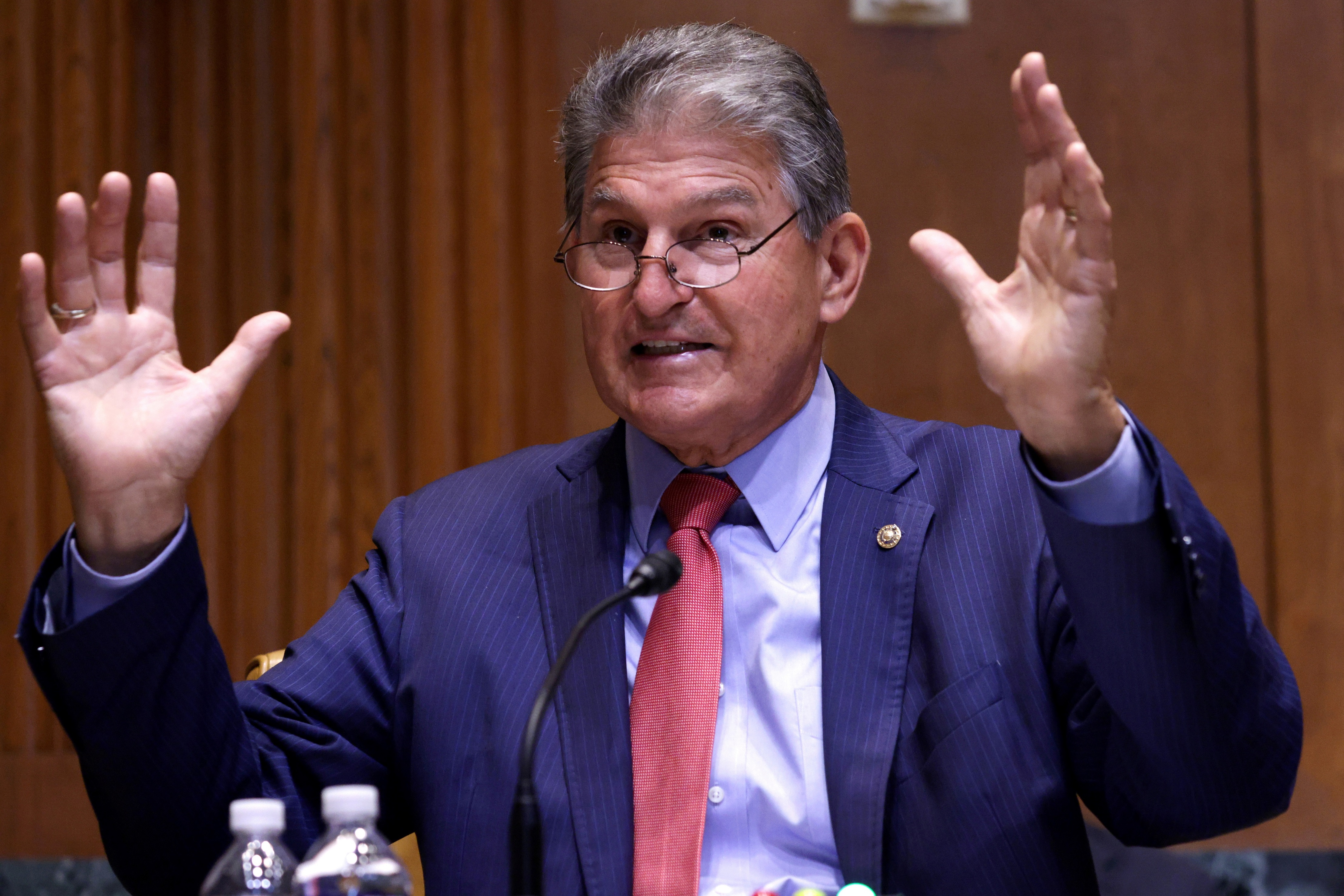 Manchin Joins GOP to Fight Private Sector Vaccine Mandate - Vimarsana News
