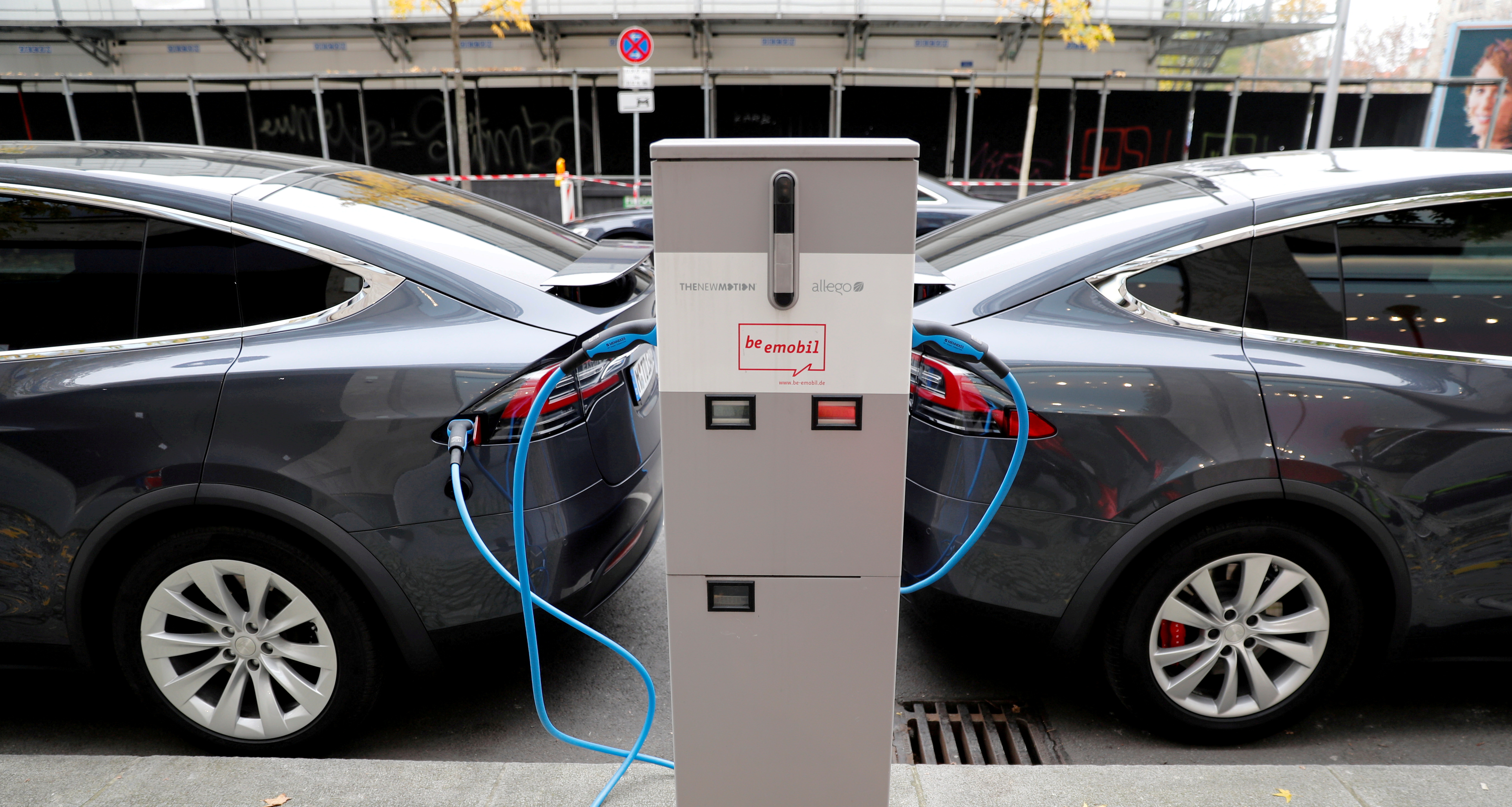 Tesla Hikes Price of Model X, Model S Variants by $5,000 - Vimarsana News
