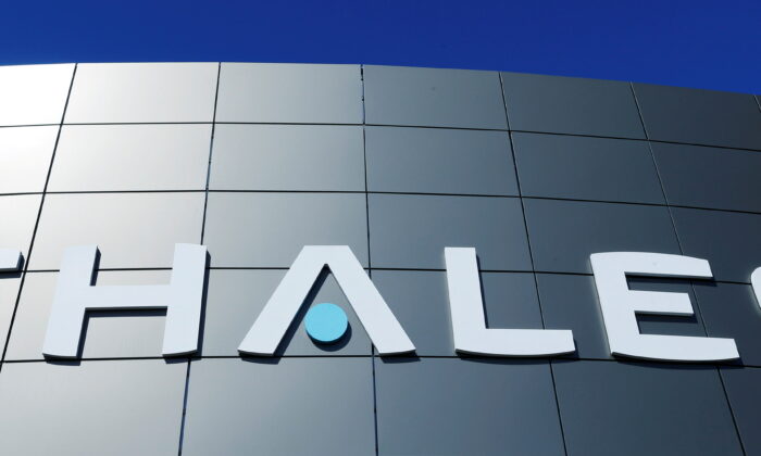 The logo of French defence  and electronics radical  Thales is seen astatine  the company's office  successful  Merignac adjacent   Bordeaux, France connected  March 22, 2019. (Regis Duvignau/Reuters)