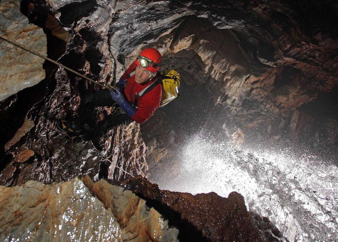 Exploration in Kentucky Expands the World's Longest Cave - Vimarsana News