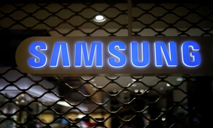  logo of Samsung Electronics is seen at its office building in Seoul, South Korea, on Aug. 25, 2017. (Kim Hong-Ji/Reuters)