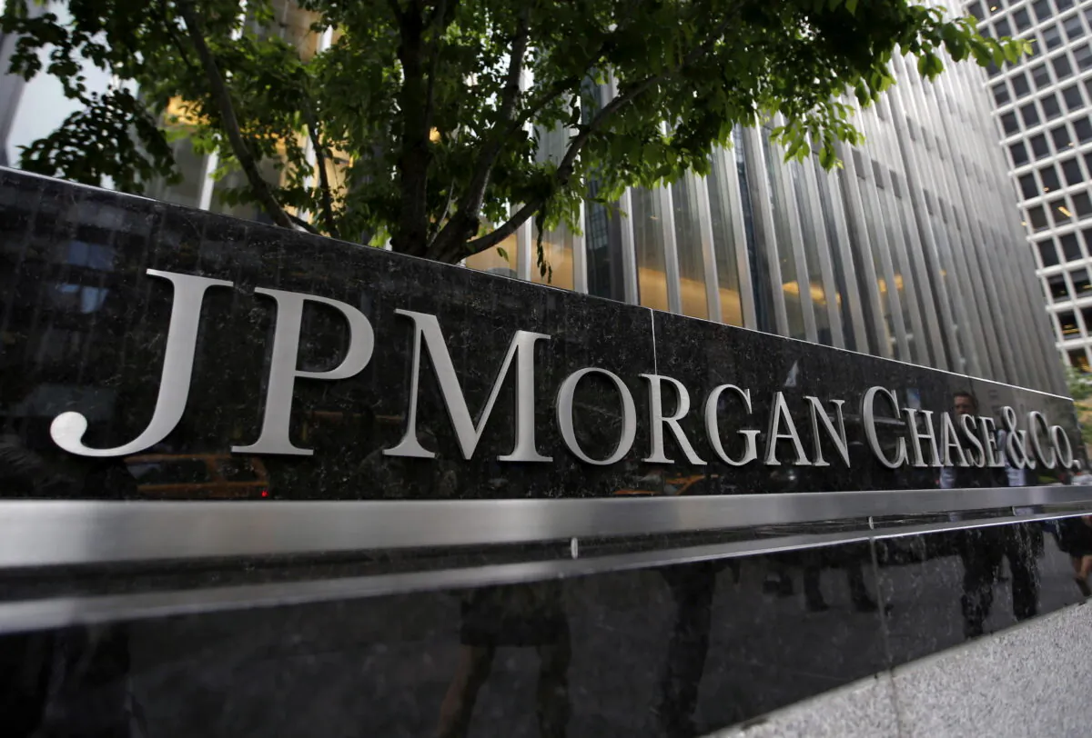 A view of the exterior of the JPMorgan Chase & Co. corporate headquarters in New York City, on May 20, 2015. (Mike Segar/Reuters)