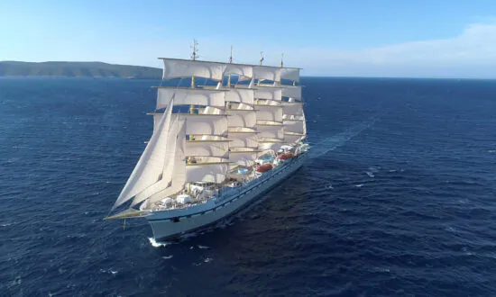 Sailing on the Golden Horizon