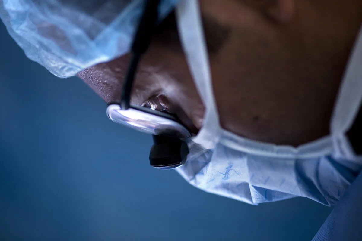A doctor is seen performing surgery in a file photograph. (Brendan Smiwalowski/AFP/GettyImages)