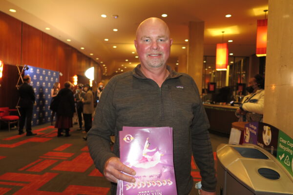 shen yun-Portland-Sunny Chen-Steve Peterson-business owner