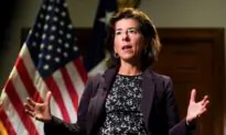 US Commerce Secretary Says No Denying Supply Chain Is a Problem