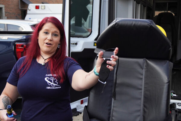Obese Patients Injuring Ambulance Workers’ Backs Epoch Times Photo