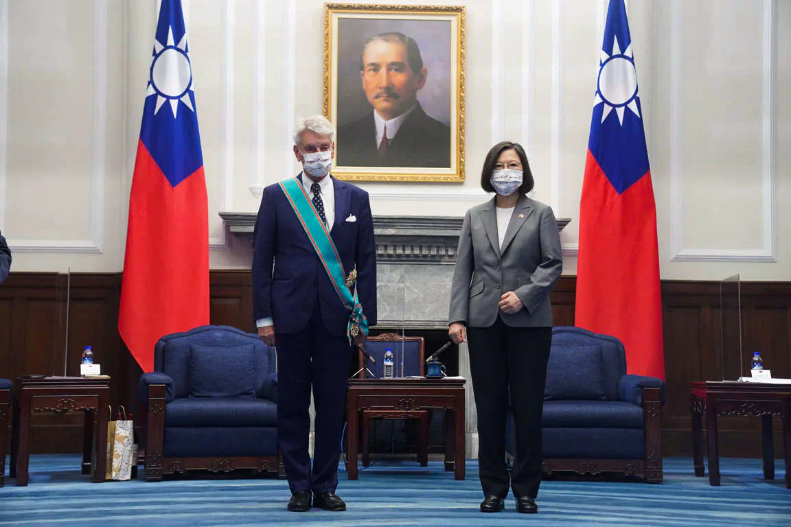 Taiwan President Tsai Ing-Wen meets a visitng delegation of French senators in Taipei, on Oct. 7, 2021. (Reuters/POOL)