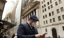 Wall Street Flat on Concerns Over Inflation Impact on Profits