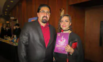 ‘I Got So Many Goosebumps,’ Says Illustrator After Watching Shen Yun