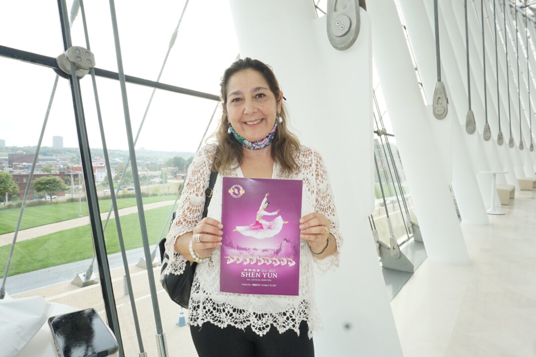 Claudia Salas, a former professor from Colombia, at a Shen Yun performance in Kansas City, Mo., on Oct. 9, 2021. (Sally Sun/The Epoch Times)