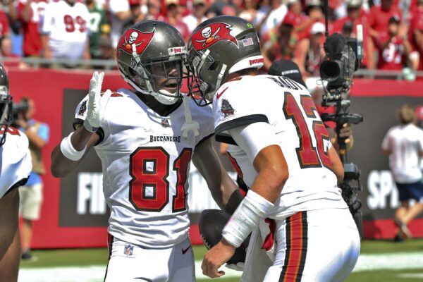 Dolphins Buccaneers Football