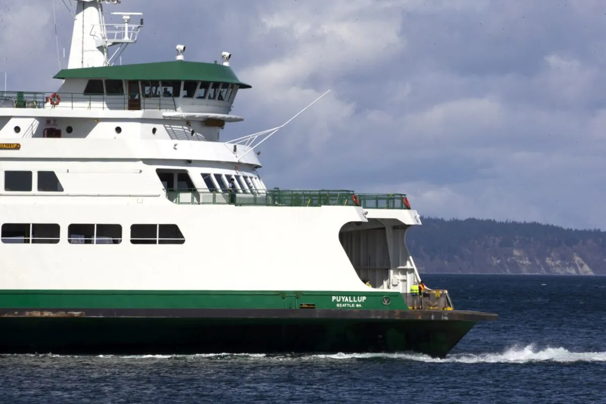 A Washington State ferry pulls up to the dock on March 29, 2020 in Edmonds, Washington. (Photo by Karen Ducey/Getty Images)