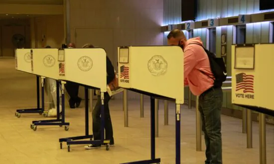 US Lobbyists Compete to Influence Voter Legislation