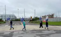 Exxon Discusses New Terms With Union Representing Locked-Out Texas Refinery Workers