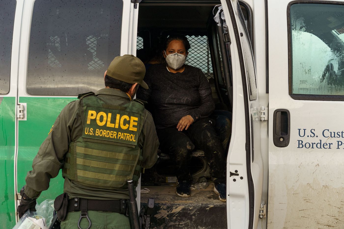More Than 100 Illegal Immigrants Found Near Southern Border, Most Unaccompanied Minors - Vimarsana News