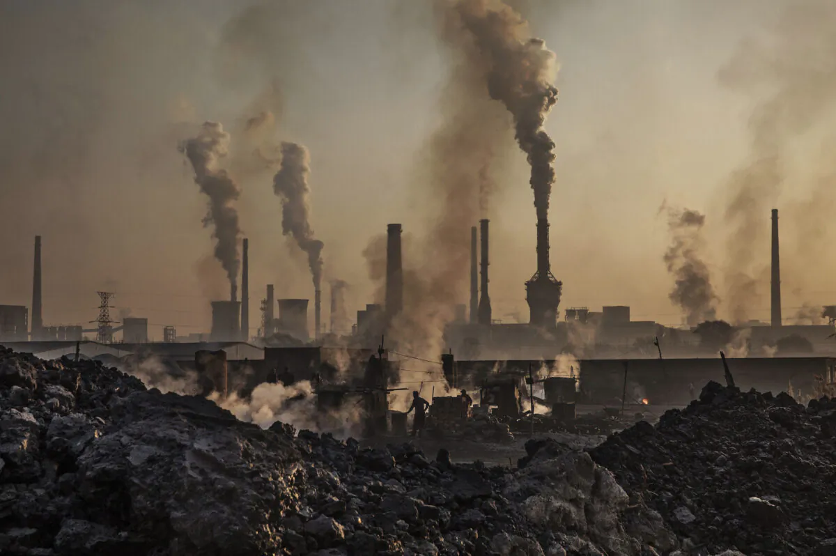 Smoke billows from a large steel plant in Inner Mongolia, China, on Nov. 4, 2016. (Kevin Frayer/Getty Images)