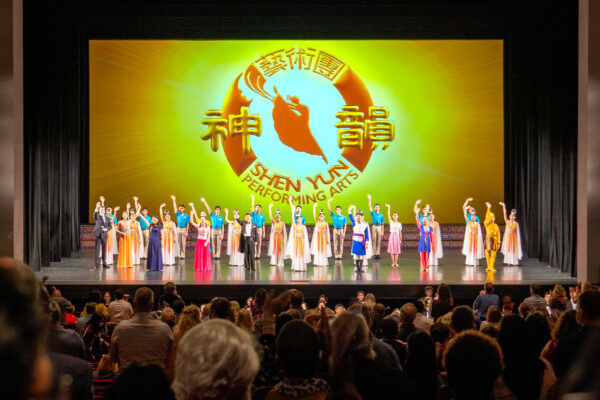 Kansas-shen-yun-2021-_HUC52