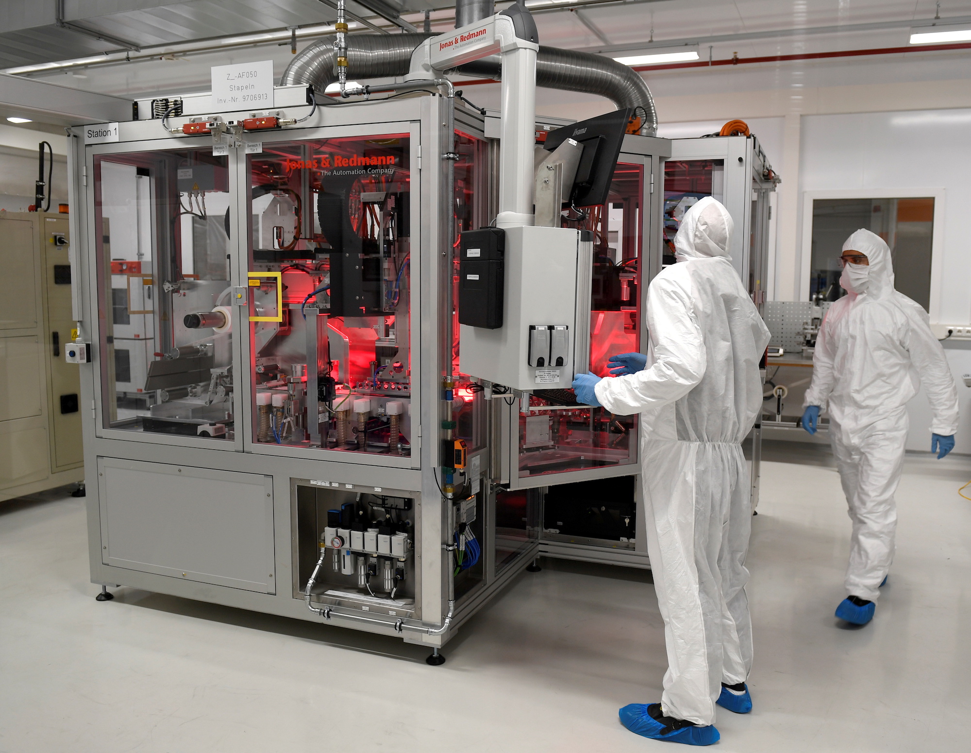 Europe's Carmakers Face Raw Material Bottleneck for EV Batteries - Vimarsana News