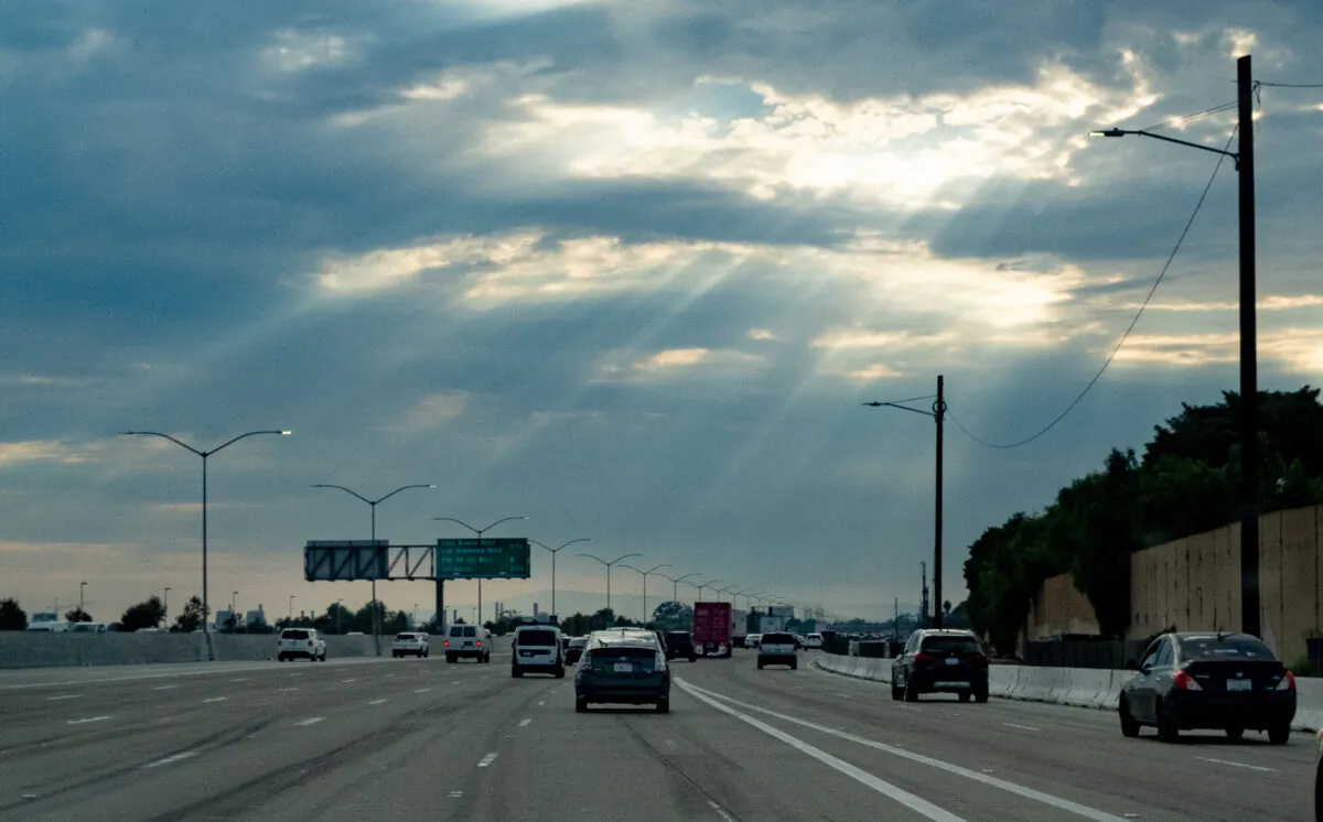 The Northbound 405 Freeway on Aug. 11, 2021. (John Fredricks/The Epoch Times)
