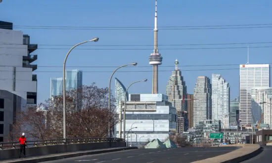 Charges Dropped Against Ontario Couple Who Protested Lockdown Measures in 2021