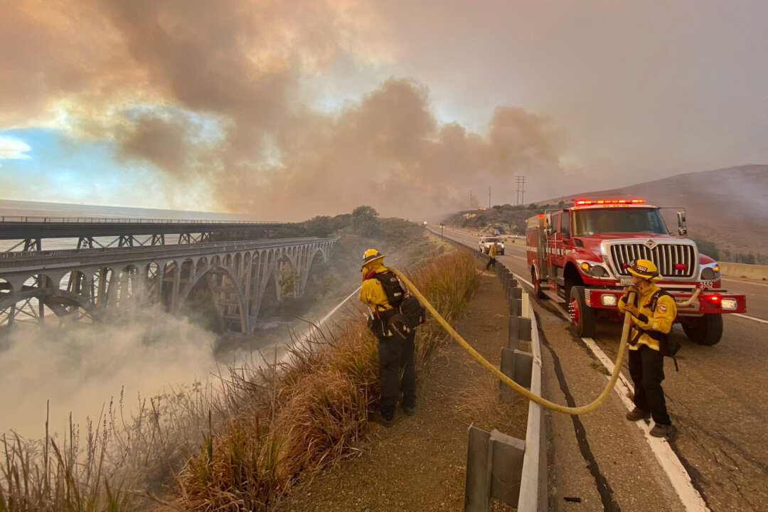 Southern California Fire Shuts Highway, Forces Evacuations