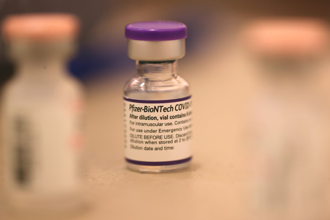 A vial of the Pfizer-BioNTech COVID-19 vaccine in a file photograph. (Justin Sullivan/Getty Images)