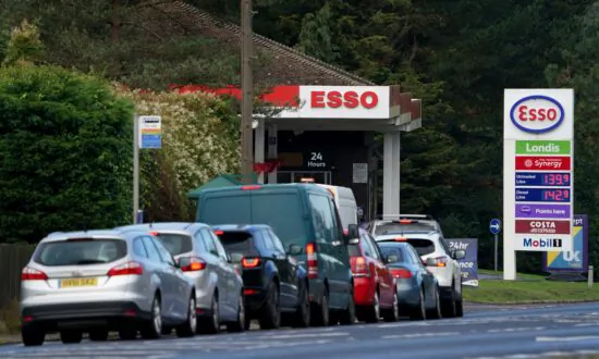 UK Fuel and Household Energy Spending Rises a Fifth in a Fortnight: Lloyds Bank