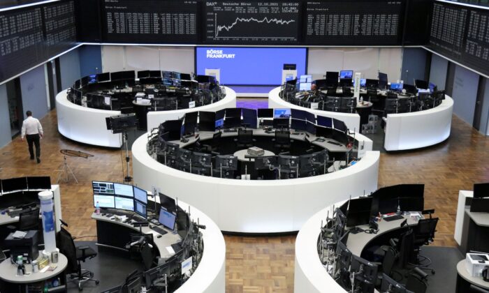  German share price index DAX graph is pictured at the stock exchange in Frankfurt, Germany on Oct. 12, 2021. (Staff/Reuters)