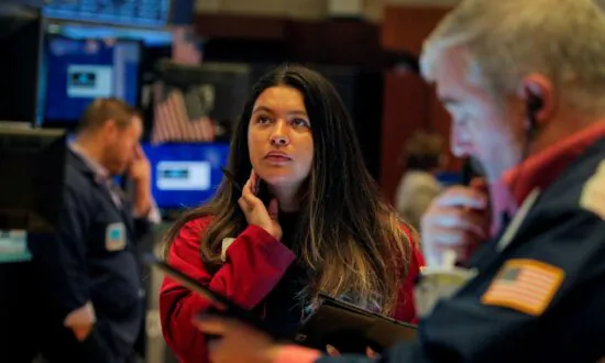 Wall Street Ends Up With Goldman; Dow Posts Biggest Weekly Rise Since June