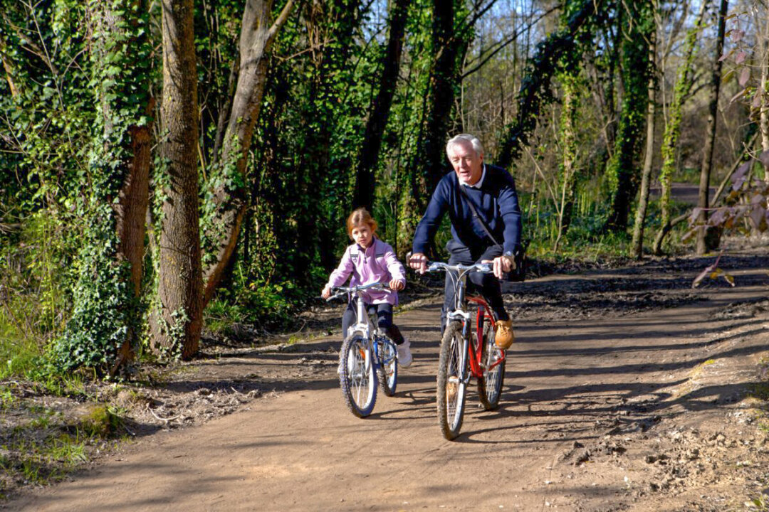 Although those with rheumatoid arthritis may feel that not straining their body is wise, the opposite is true. Research has found that exercise can relieve symptoms. (Howard Sayer/Shutterstock)