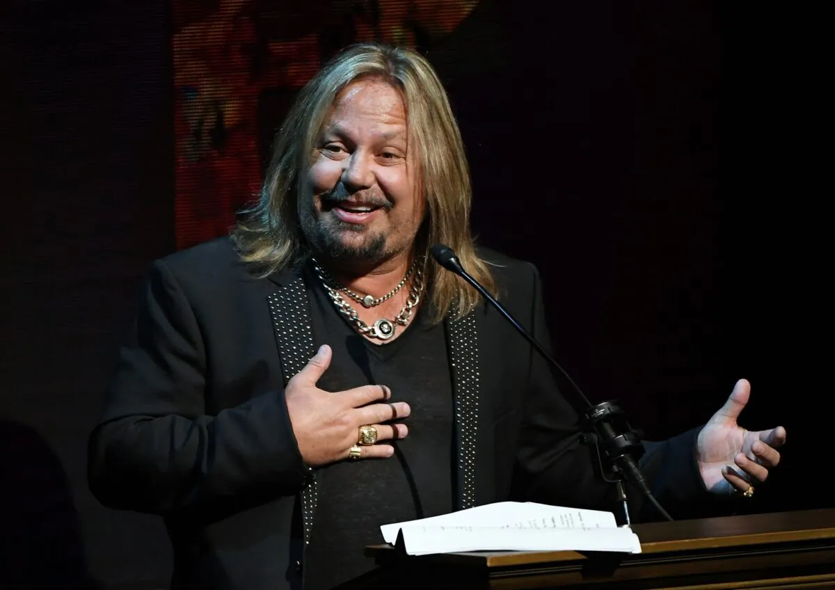 Singer Vince Neil speaks during Criss Angel's HELP (Heal Every Life Possible) charity event at the Luxor Hotel and Casino benefiting pediatric cancer research and treatment, in Las Vegas, Nev., on Sept. 12, 2016. (Ethan Miller/Getty Images)