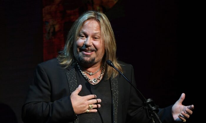Singer Vince Neil speaks during Criss Angel's HELP (Heal Every Life Possible) charity event at the Luxor Hotel and Casino benefiting pediatric cancer research and treatment, in Las Vegas, Nev., on Sept. 12, 2016. (Ethan Miller/Getty Images)