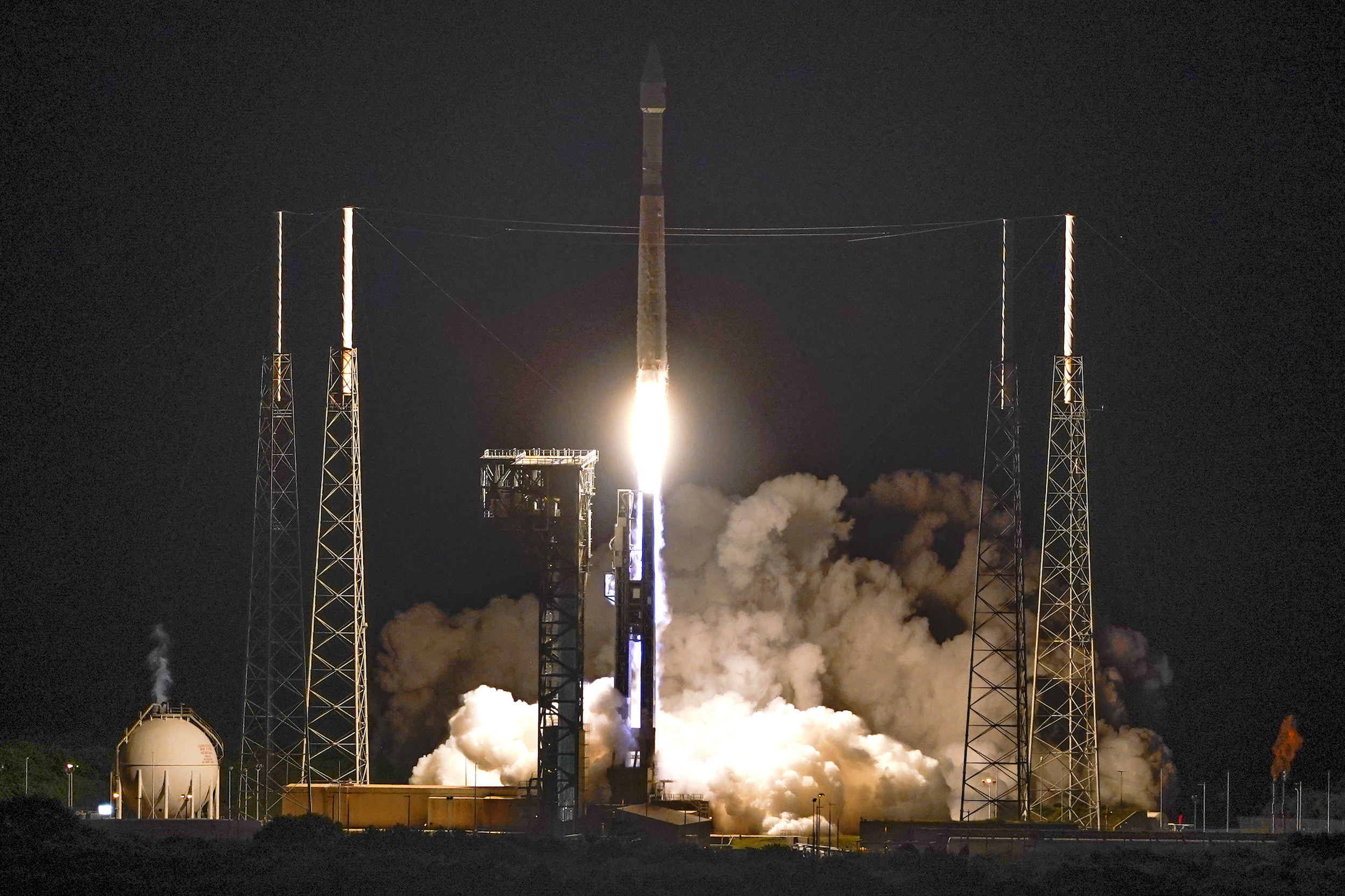 NASA's Asteroid Hunter Lucy Soars Into Sky With Diamonds - Vimarsana News
