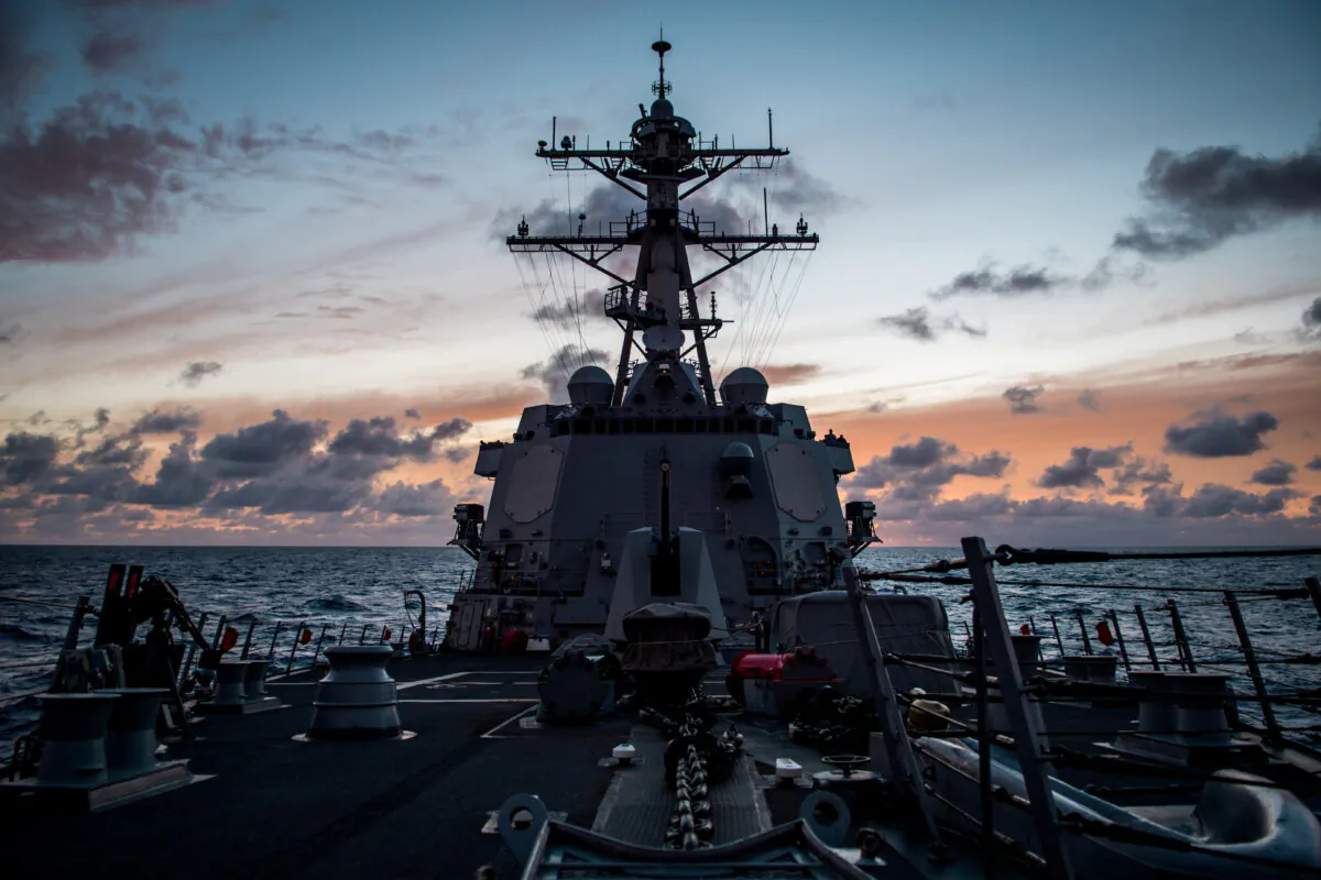 The guided-missile destroyer USS Dewey (DDG 105) transits the Pacific Ocean while participating in Rim of the Pacific Exercise (RIMPAC) on July 10, 2018. (U.S. Navy photo by Mass Communication Specialist 2nd Class Devin M. Langer/U.S. Navy/Handout via Reuters)