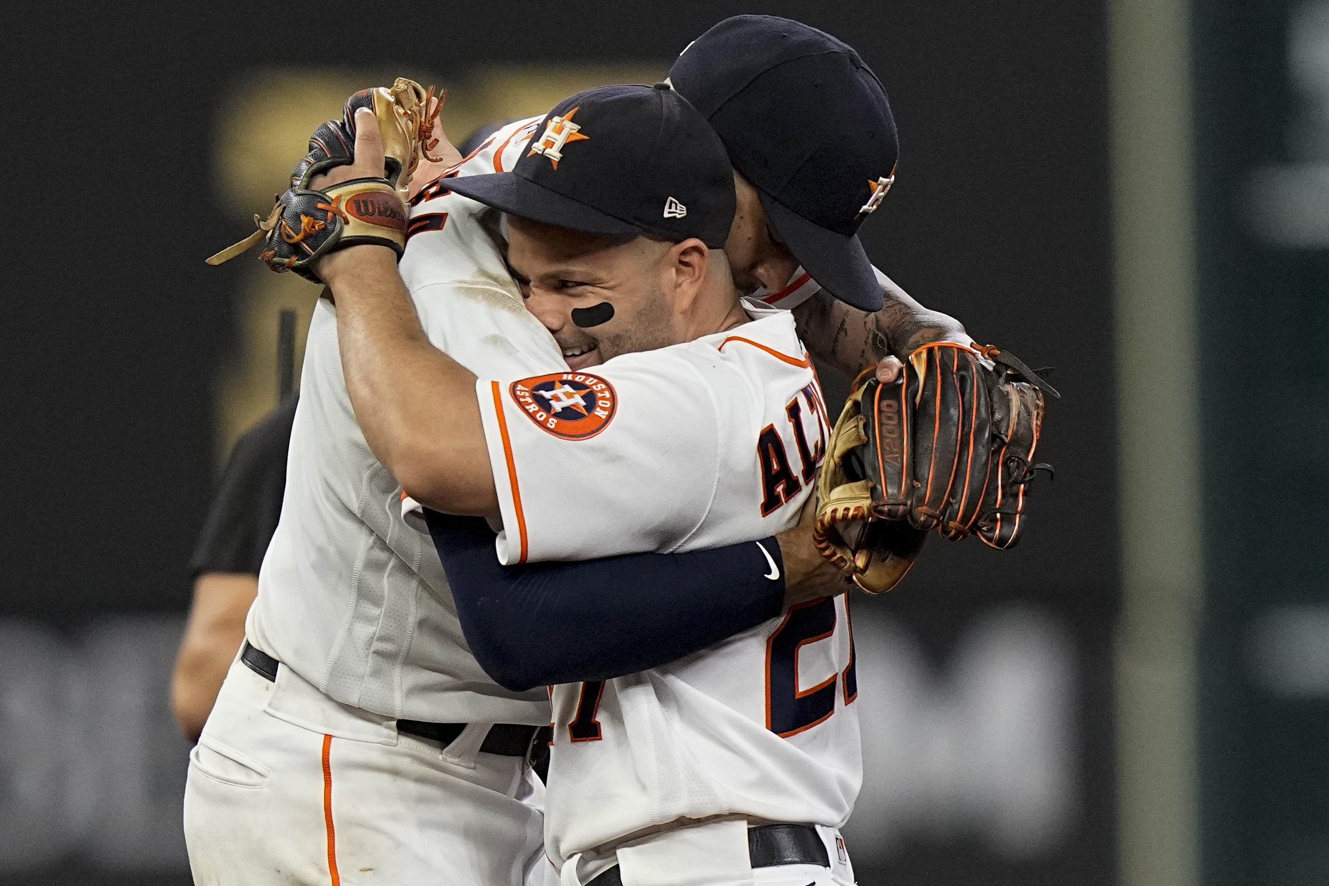 Dynamic Duo: Altuve, Correa Both Get Top Billing for Astros - Vimarsana News