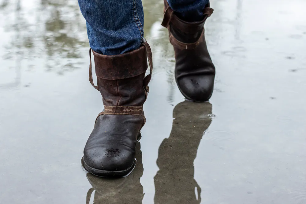 how-to-remove-salt-stains-from-your-leather-boots-cleaningtutorials