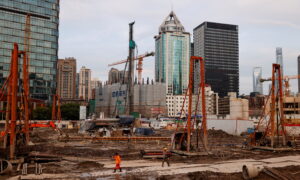 China Q3 GDP Growth Hits 1-Year Low, Raising Heat on Policymakers