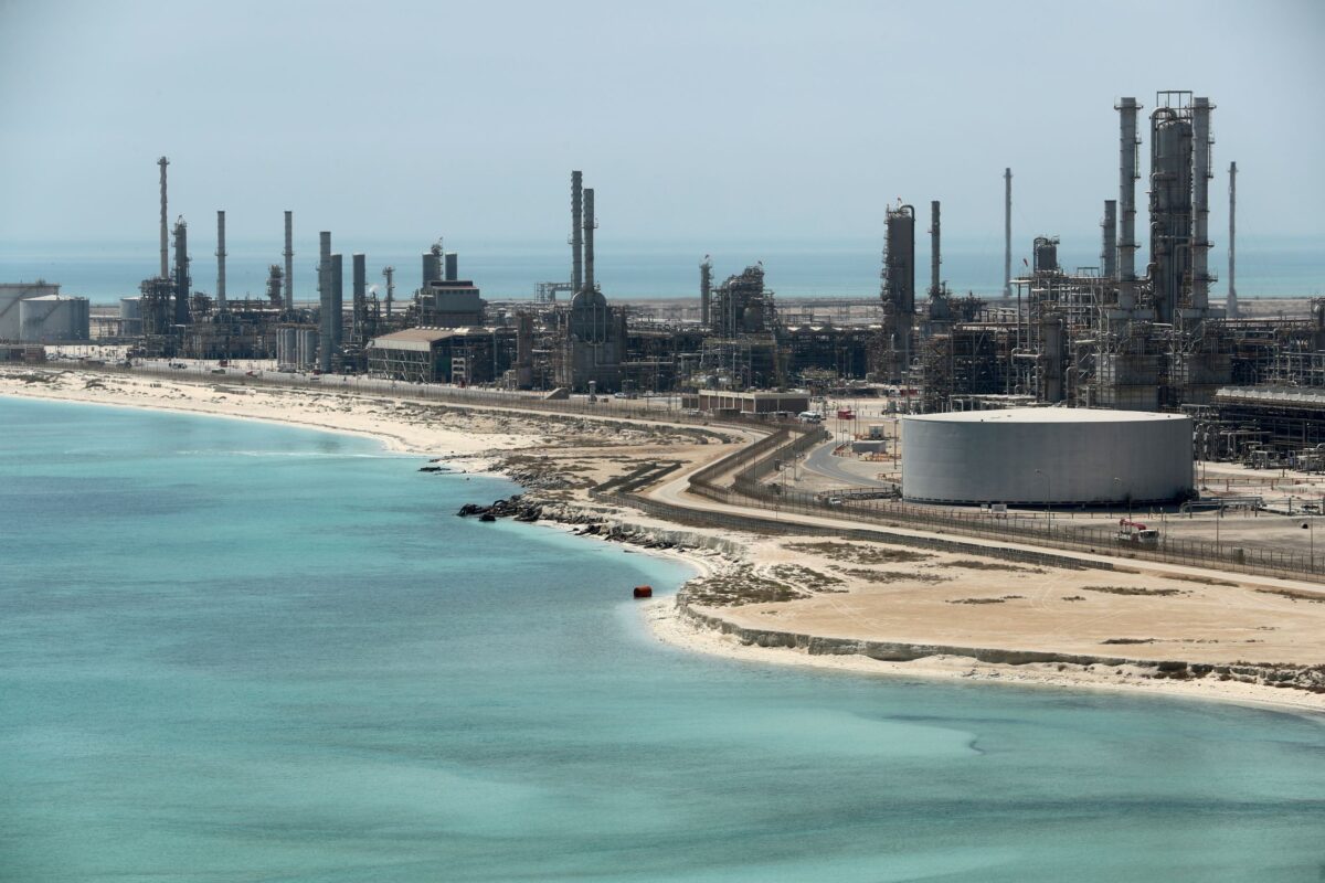 saudi-aramco-oil-refinery