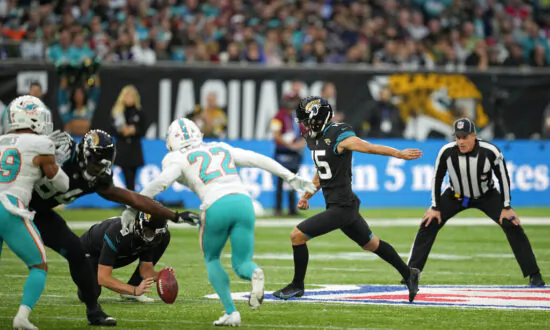 Jacksonville Jaguars End 20-Game Losing Streak Beating the Dolphins