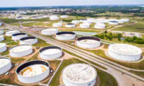 Oil Rebounds Above $71 on Omicron Hopes, Iran Talks
