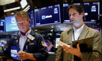 Wall Street Ends Higher as Investors Bet on Positive Earnings Season