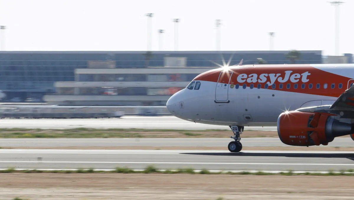 An EasyJet airliner lands at Son Sant Joan airport in Palma de Mallorca, ahead of Easter celebrations, in Spain, on April 1, 2021. (Enrique Calvo/Reuters)