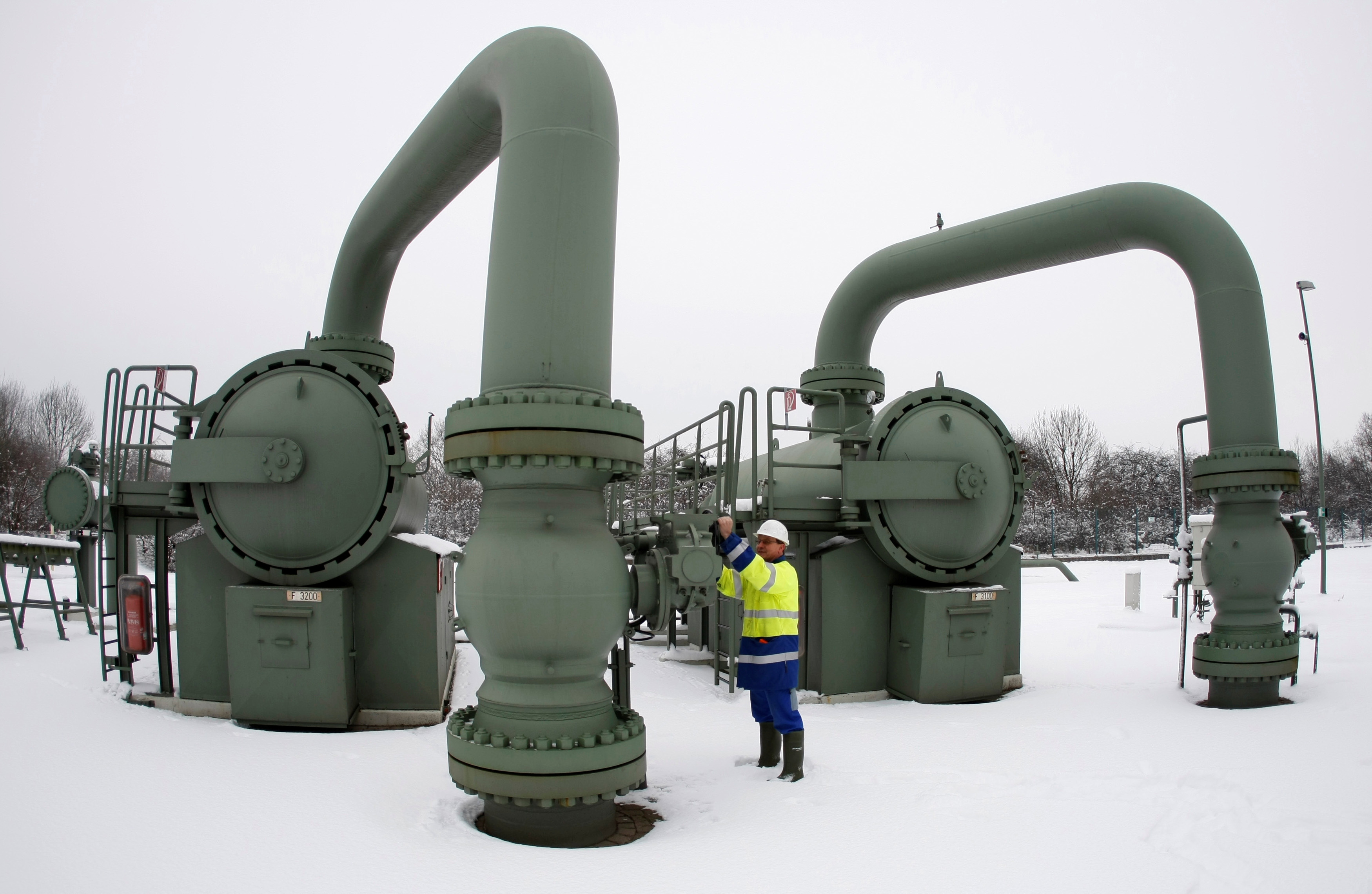 German Regulator Cuts Power, Gas Grid Earnings to Protect Consumers - Vimarsana News