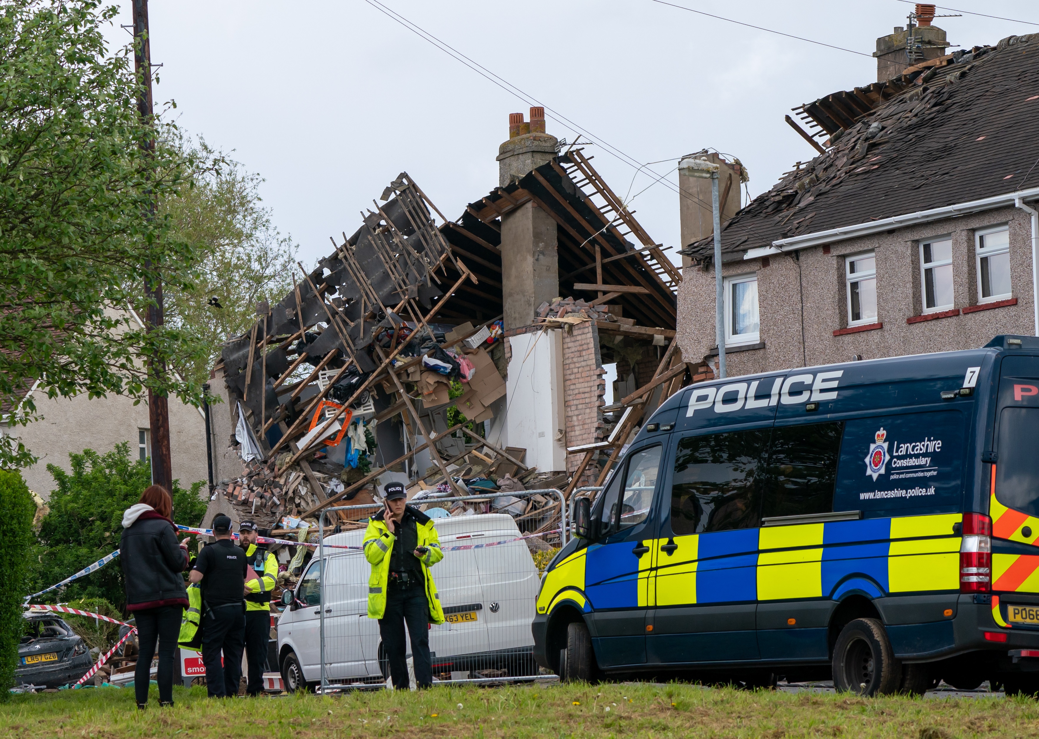 4 Arrested Over Lancashire House Explosion in Which Young Child Died - Vimarsana News